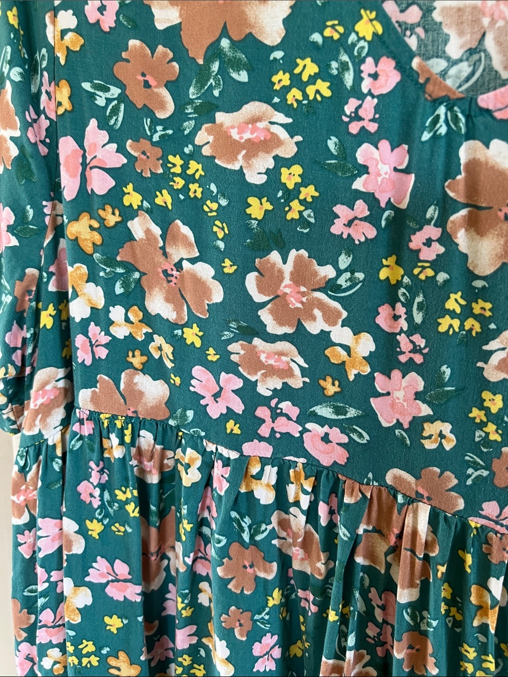 Green Floral Casual Women’s Dress - Playful Tiered Skirt - Picture 3 of 4